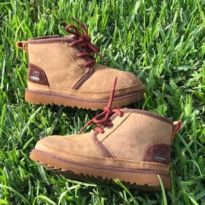 UGG Neumel Waterproof brown leather kids size 3 unisex